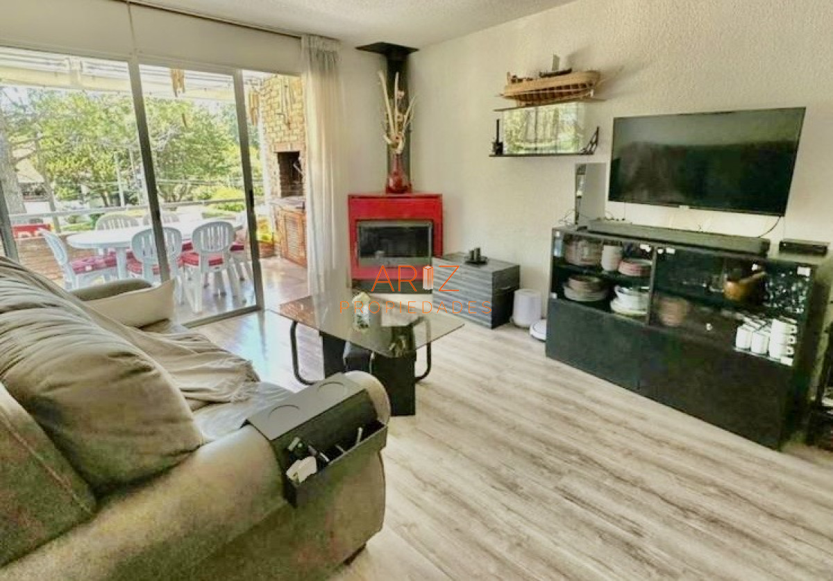 Apartamento ID.2098 - Venta apartamento 2 dormitorios 2 baños Punta del Este Mansa 