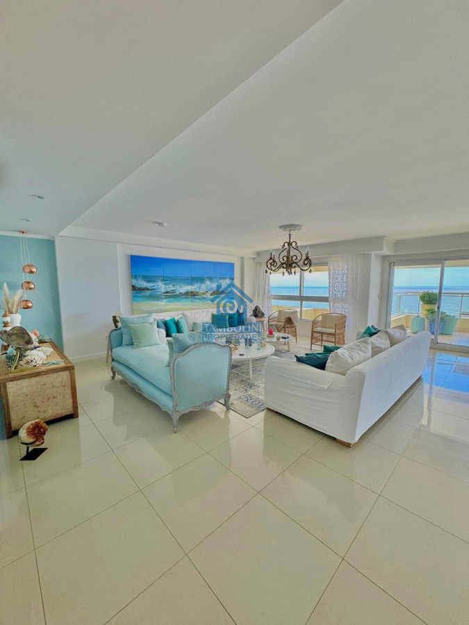 Apartamento ID.541 - Torrelobos esquinero en venta, 4 dormitorios excelente vista