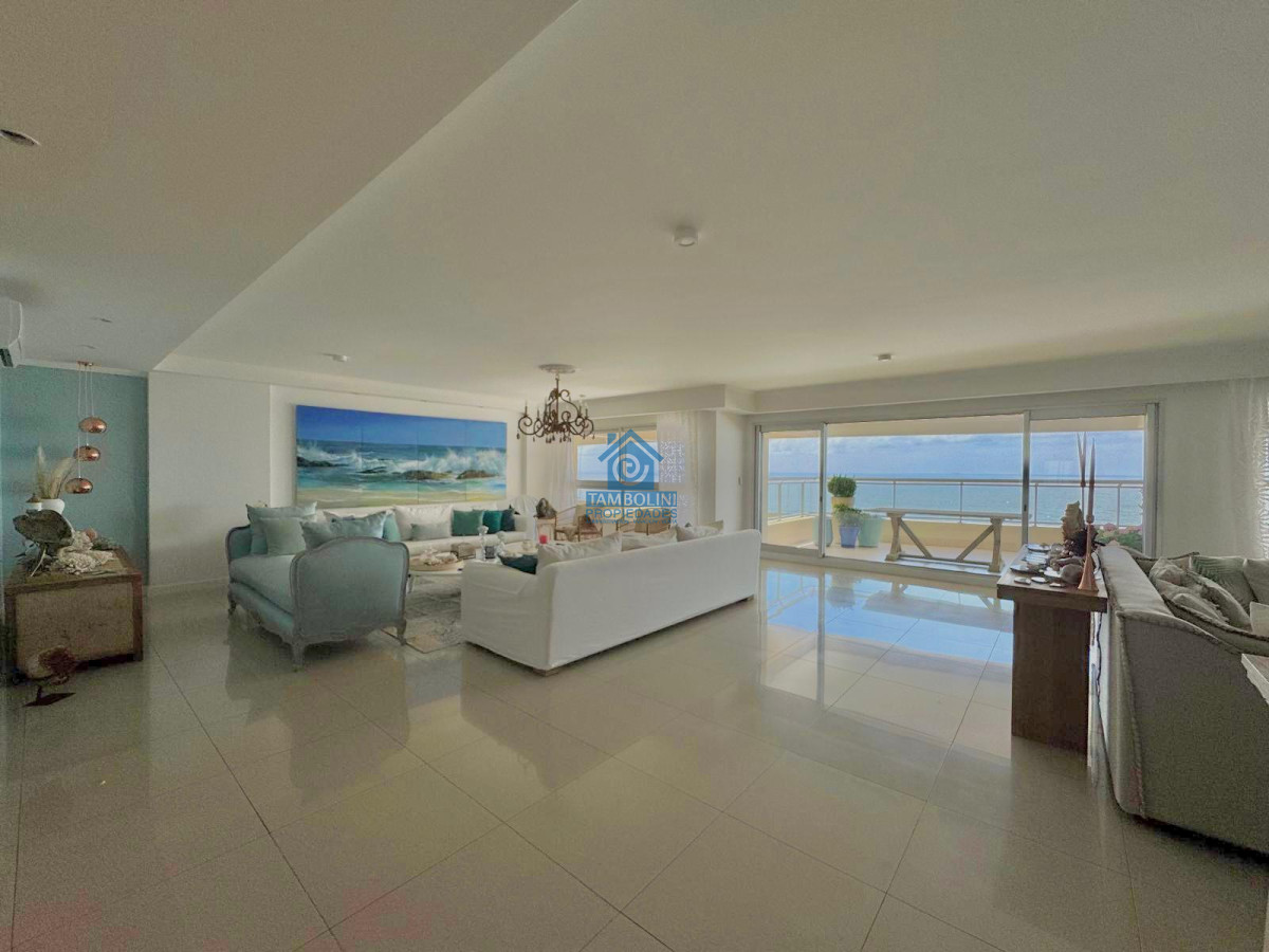 Apartamento ID.541 - Torrelobos esquinero en venta, 4 dormitorios excelente vista