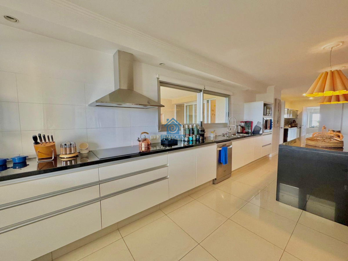 Apartamento ID.541 - Torrelobos esquinero en venta, 4 dormitorios excelente vista