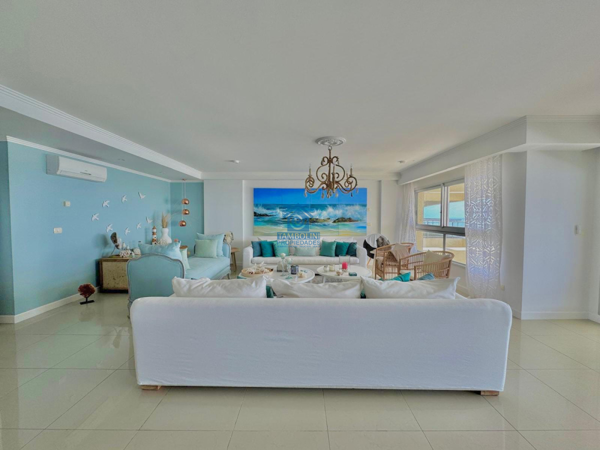 Apartamento ID.541 - Torrelobos esquinero en venta, 4 dormitorios excelente vista