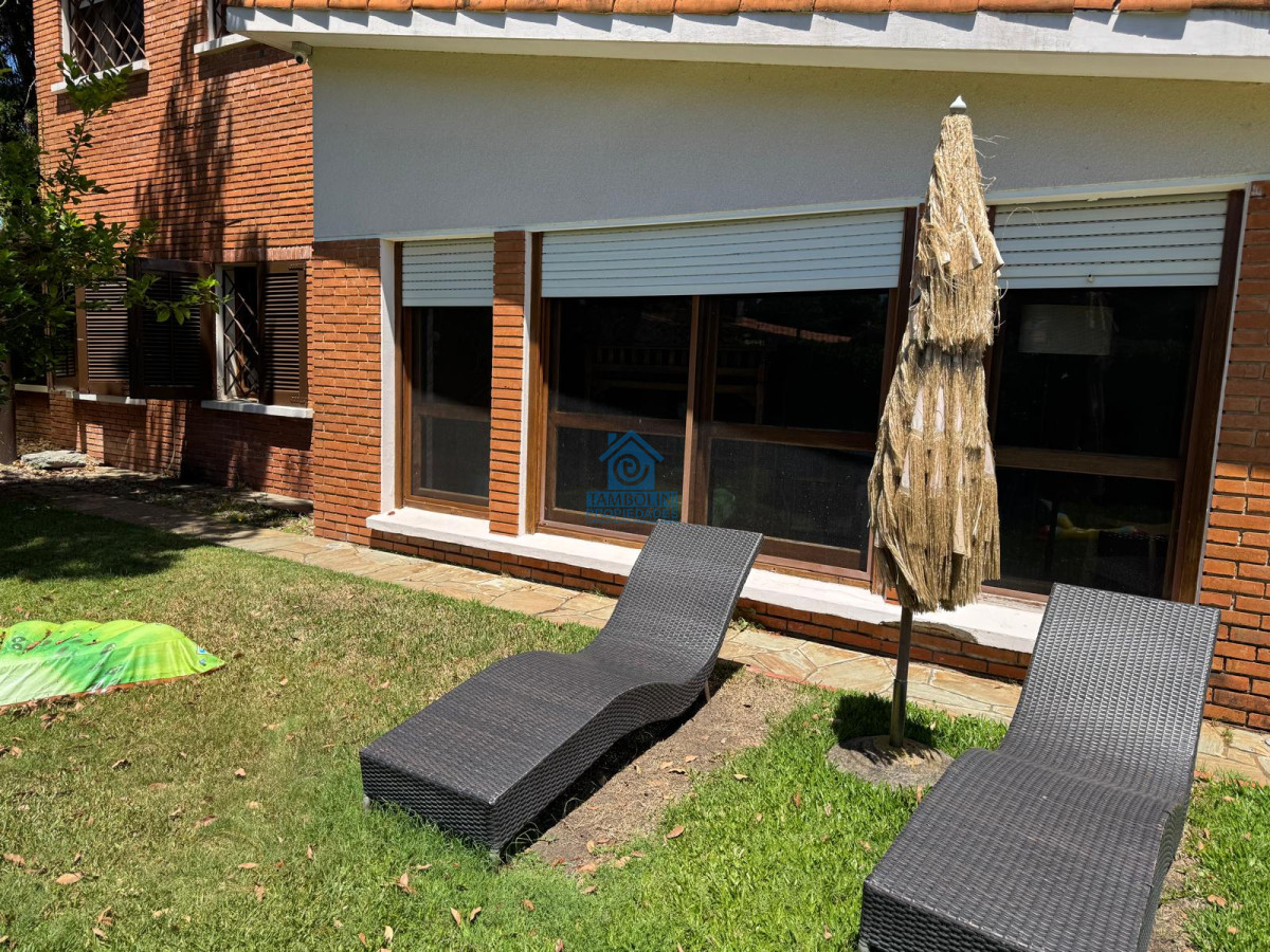 Casa ID.770 - Alquiler anual casa 5 dormitorios playa mansa 