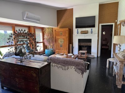 Alquiler anual casa 5 dormitorios playa mansa 