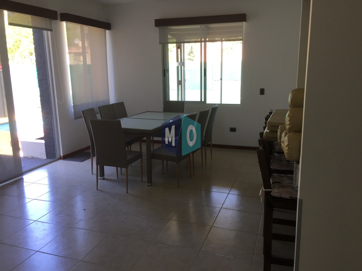 Casa ID.1182 - Venta casa 4 dormitorios Pinares.