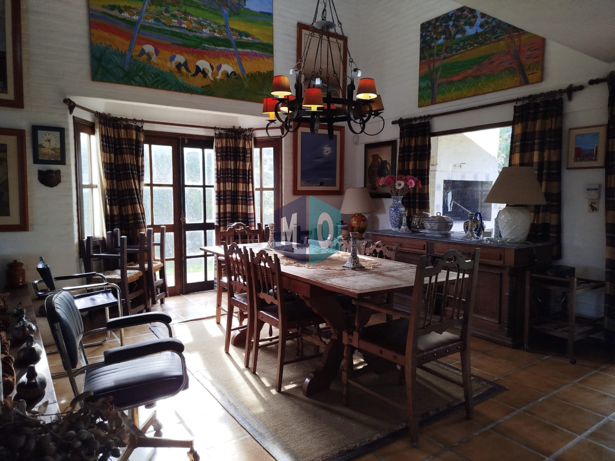 Casa ID.1184 - Venta casa mansa 5 dormitorios