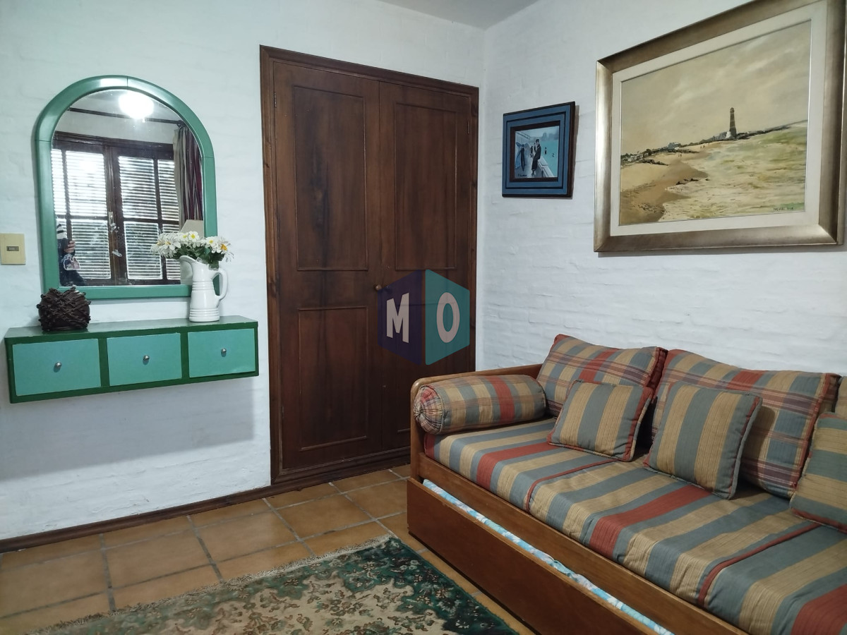 Casa ID.1184 - Venta casa mansa 5 dormitorios