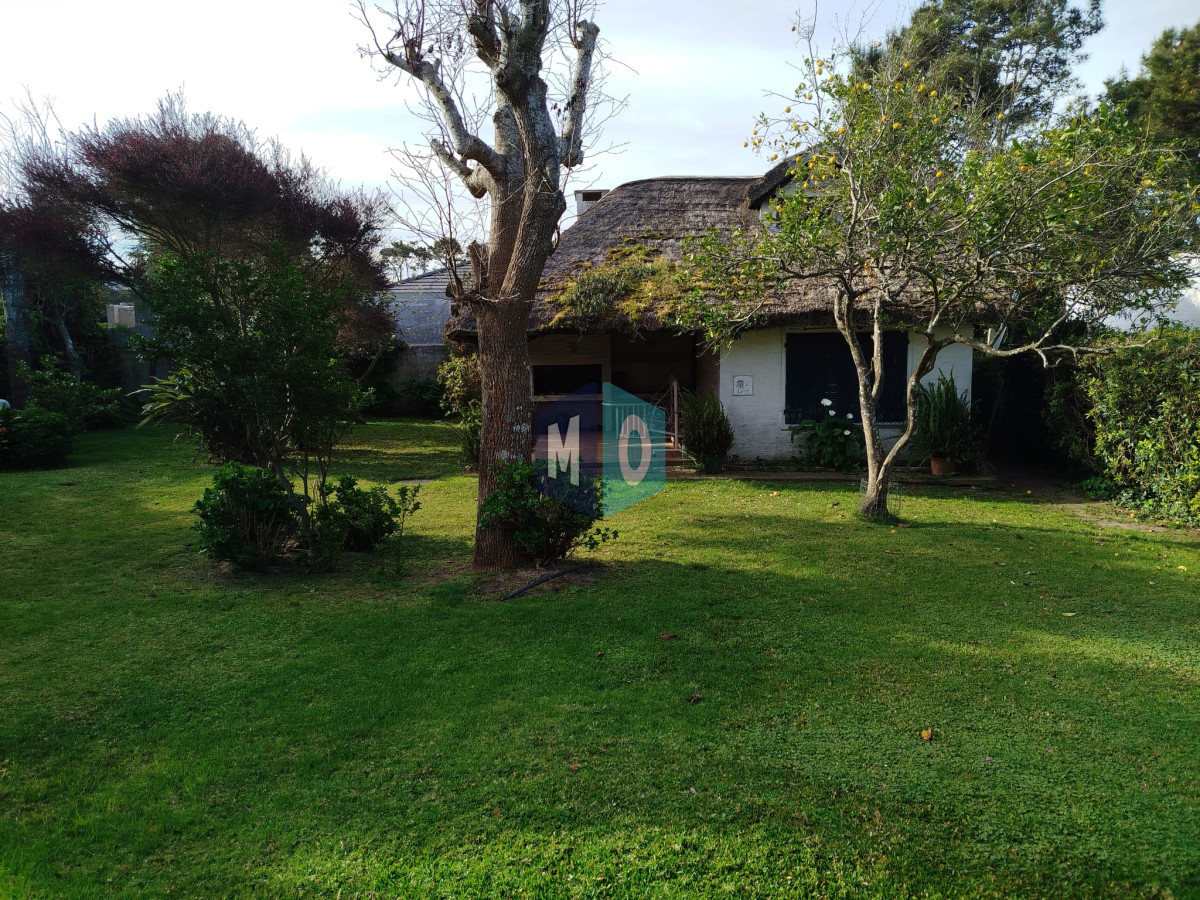 Casa ID.1184 - Venta casa mansa 5 dormitorios