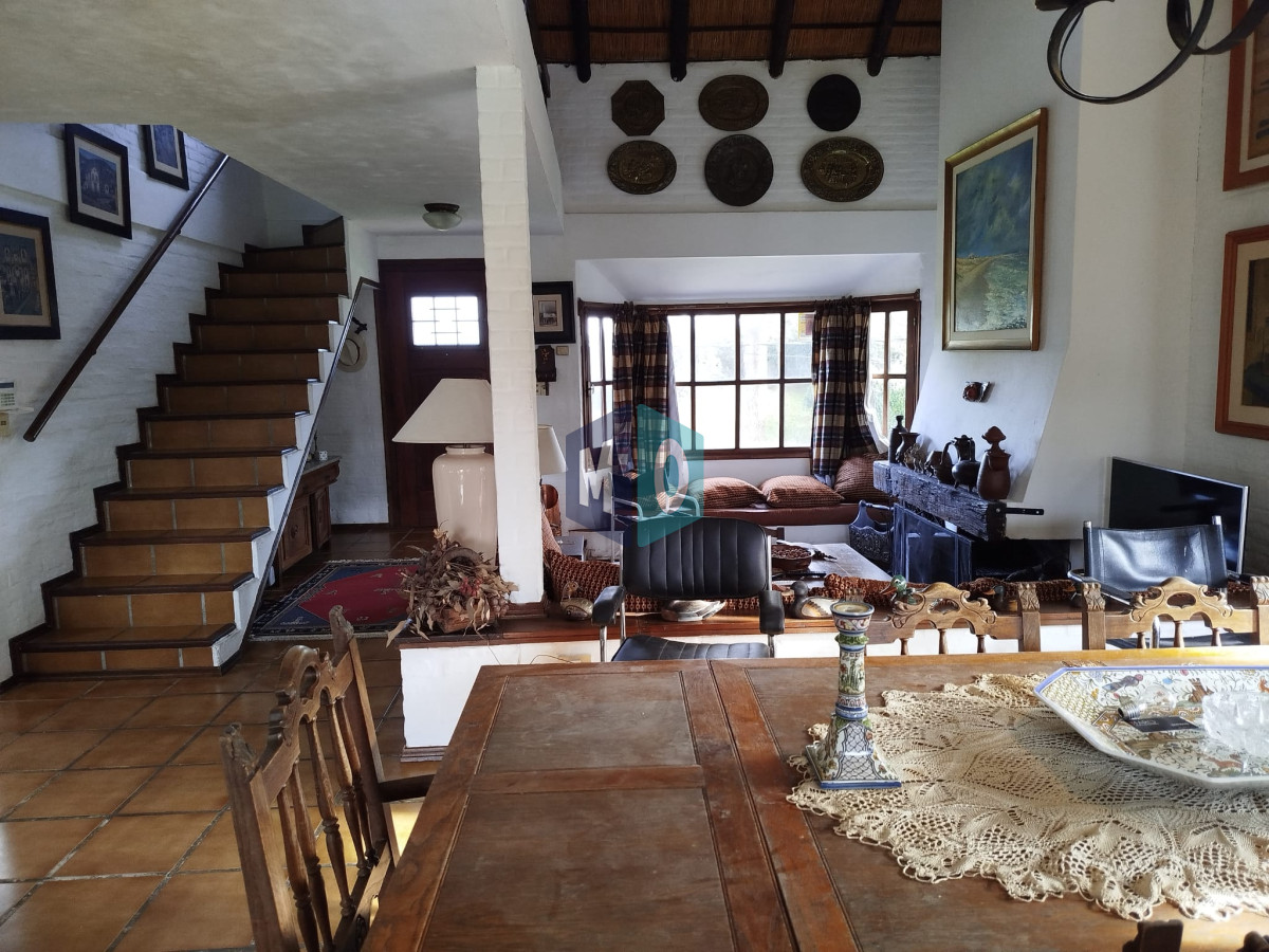 Casa ID.1184 - Venta casa mansa 5 dormitorios