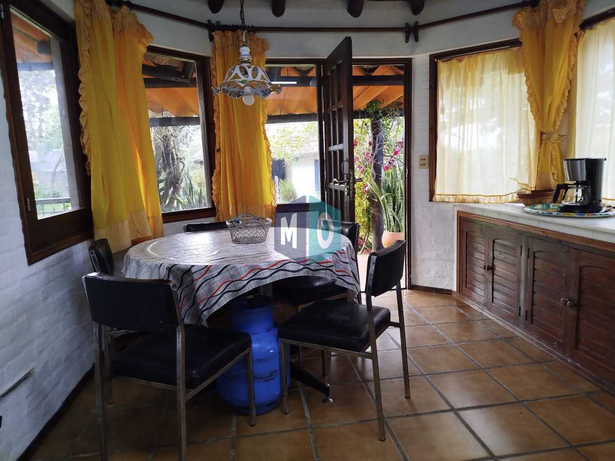 Casa ID.1184 - Venta casa mansa 5 dormitorios