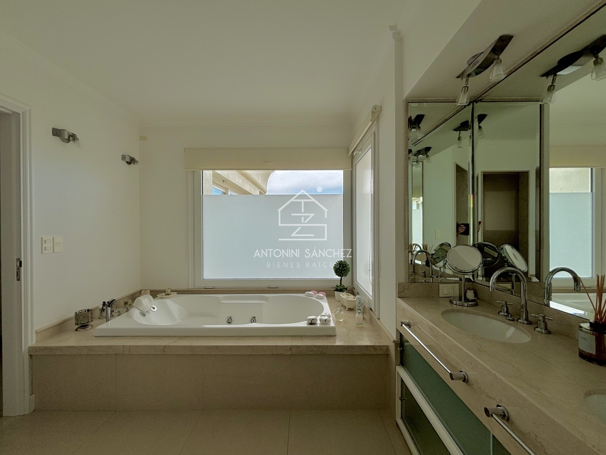 Apartamento ID.1337 - Apartamento venta punta del este mansa 4 dormitorios 