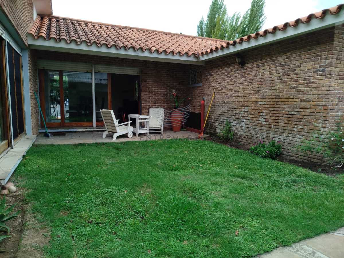 Casa ID.119 - Venta casa mansa 4 dormitorios
