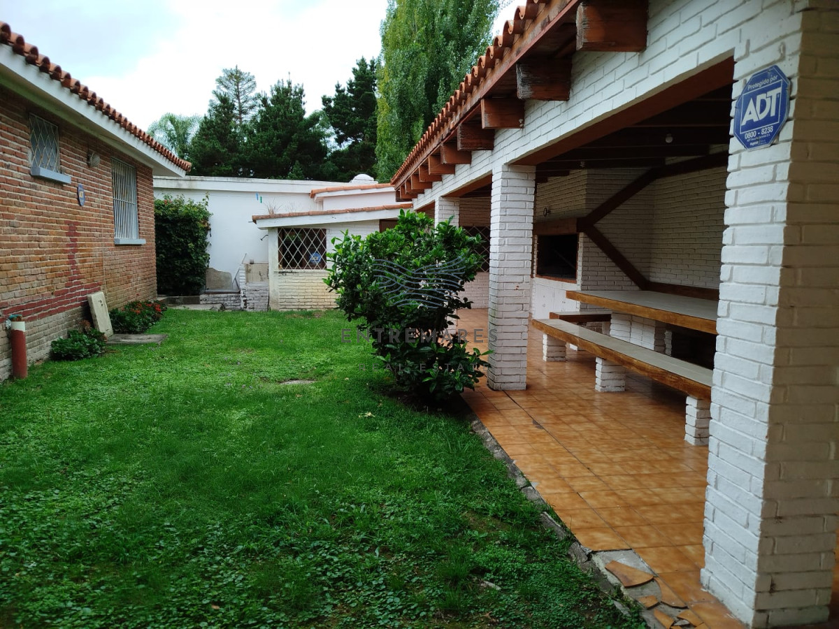 Casa ID.119 - Venta casa mansa 4 dormitorios
