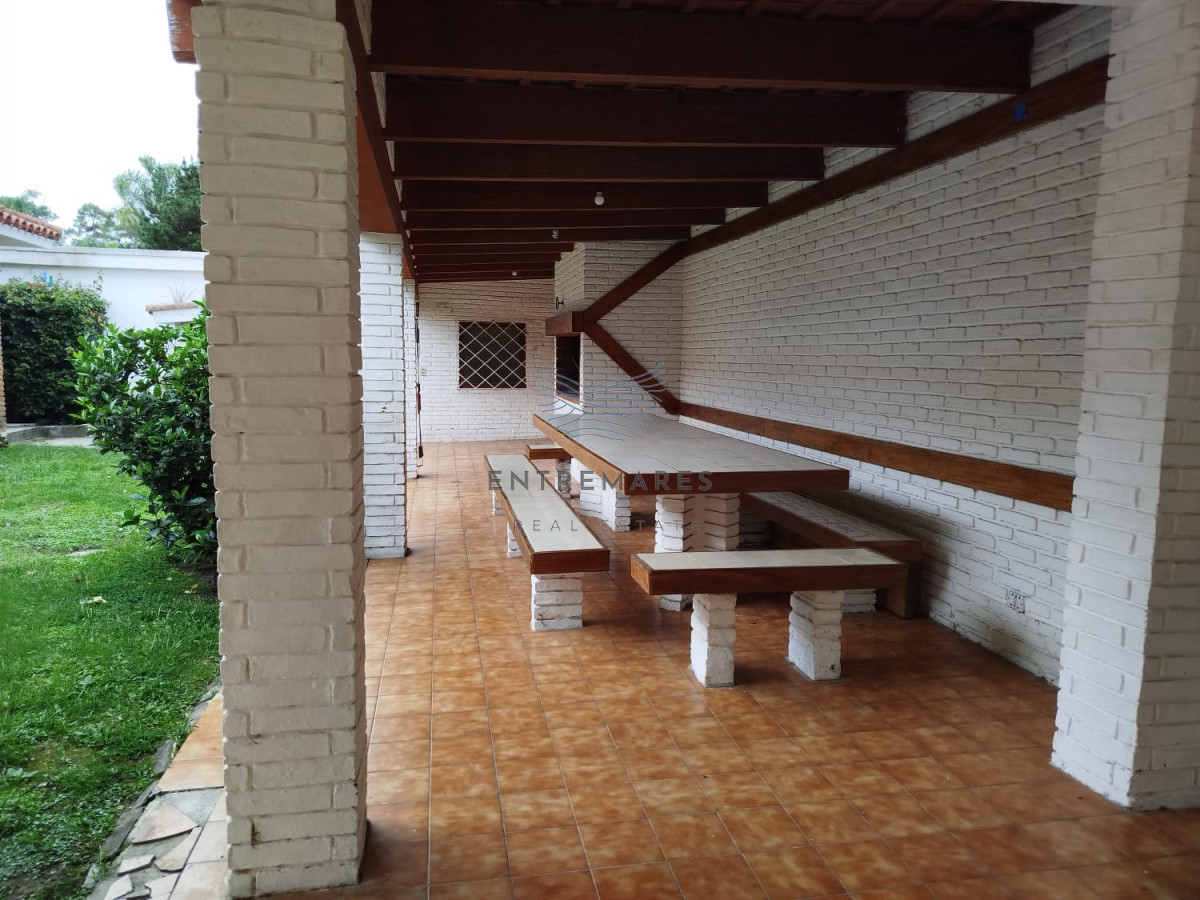 Casa ID.119 - Venta casa mansa 4 dormitorios