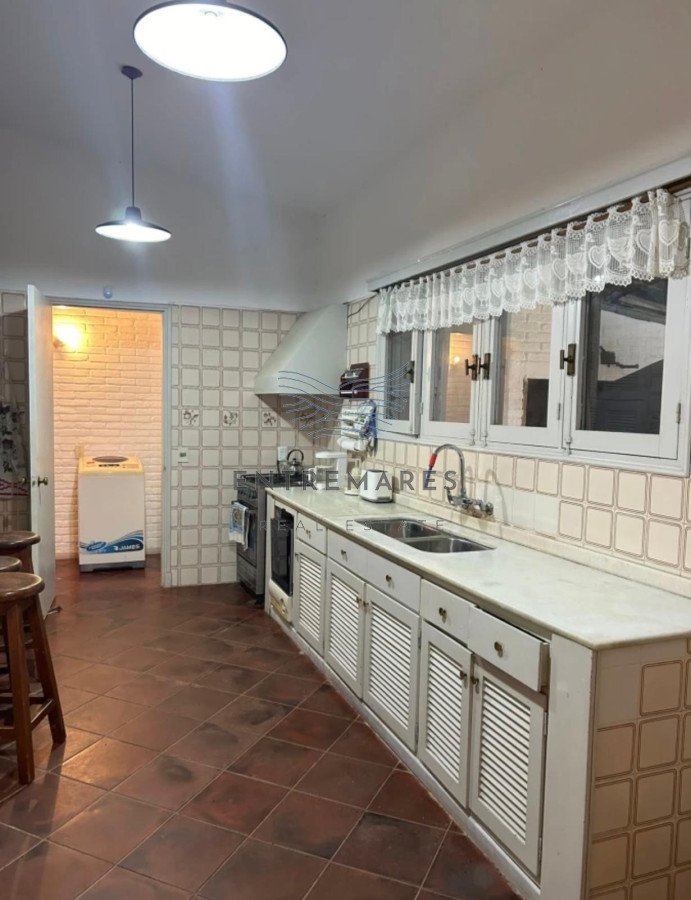 Casa ID.110 - Venta casa 4 dormitorios Jardines de Córdoba