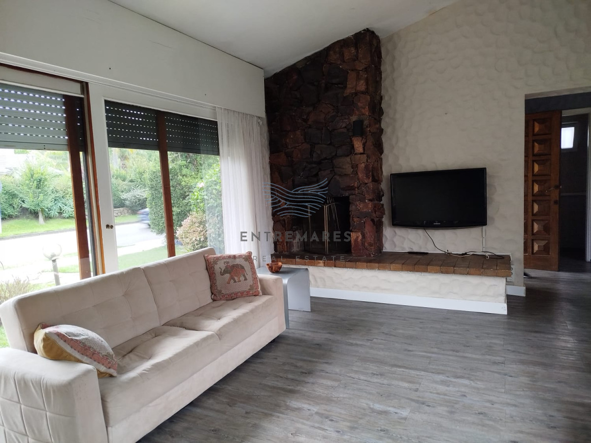 Casa ID.119 - Venta casa mansa 4 dormitorios