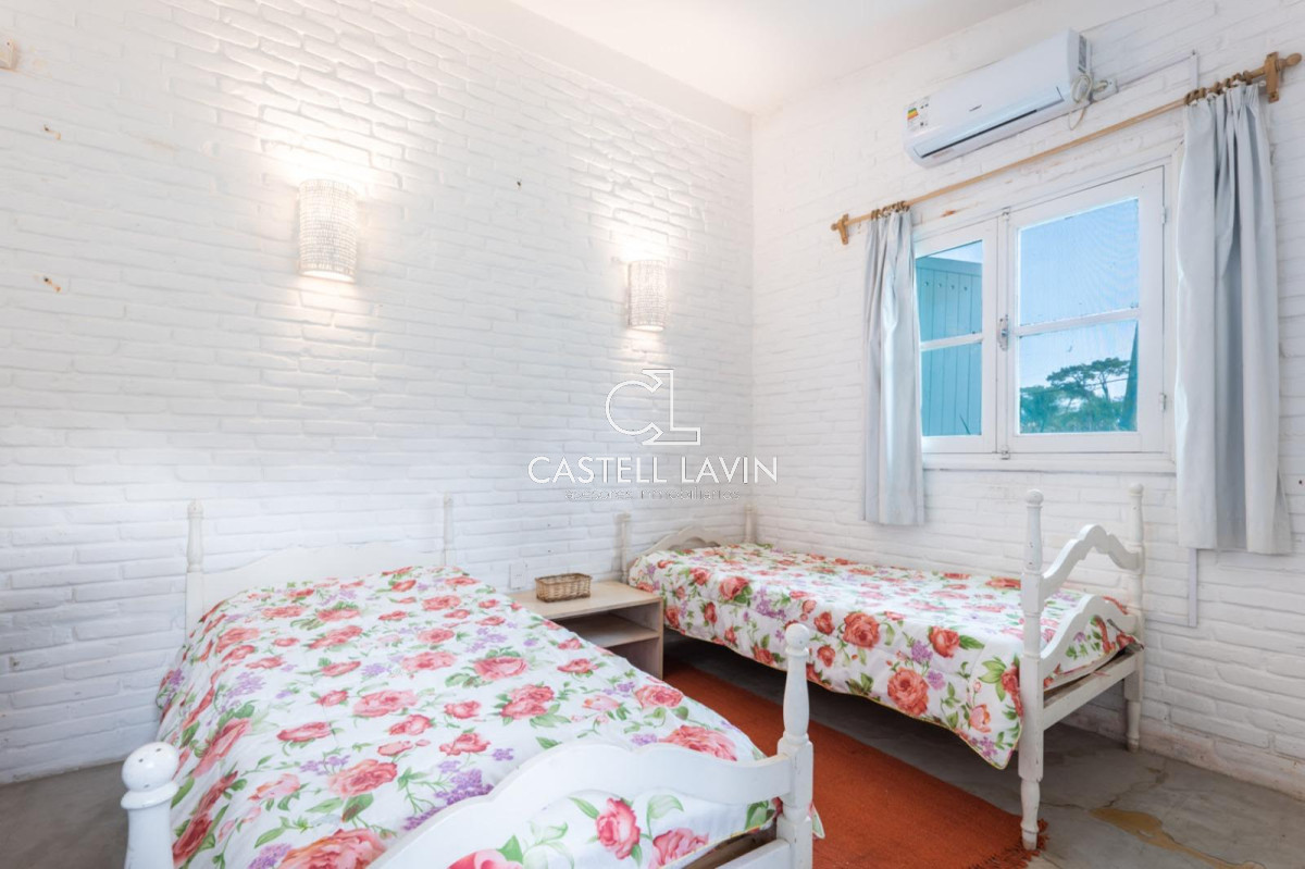 Casa ID.527 - Venta Casa  3 Dormitorios en Playa Mansa Punta del Este