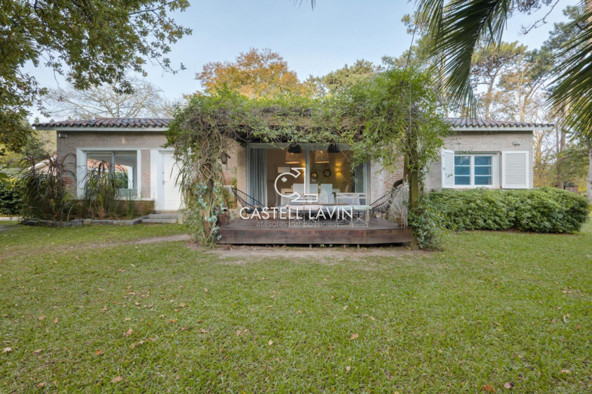 Casa ID.527 - Venta Casa  3 Dormitorios en Playa Mansa Punta del Este