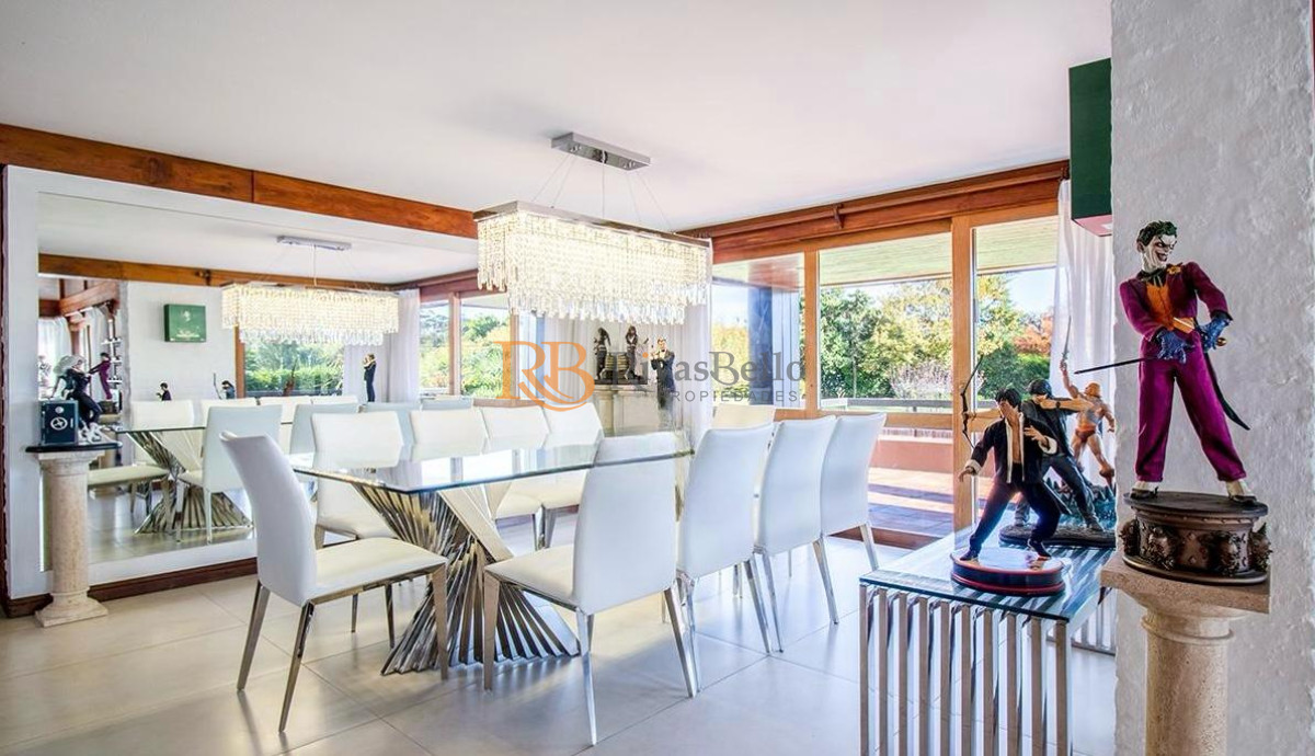 Casa ID.59 - Venta casa en Pinares de 8 dormitorios.