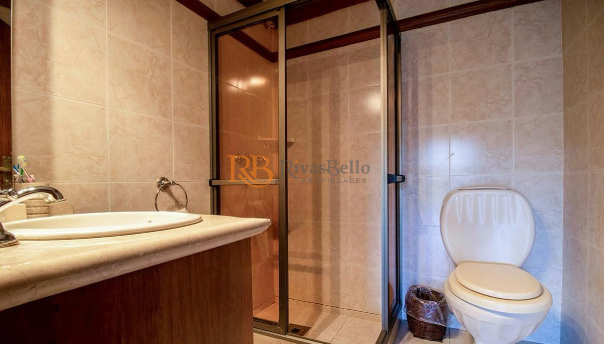 Casa ID.59 - Venta casa en Pinares de 8 dormitorios.