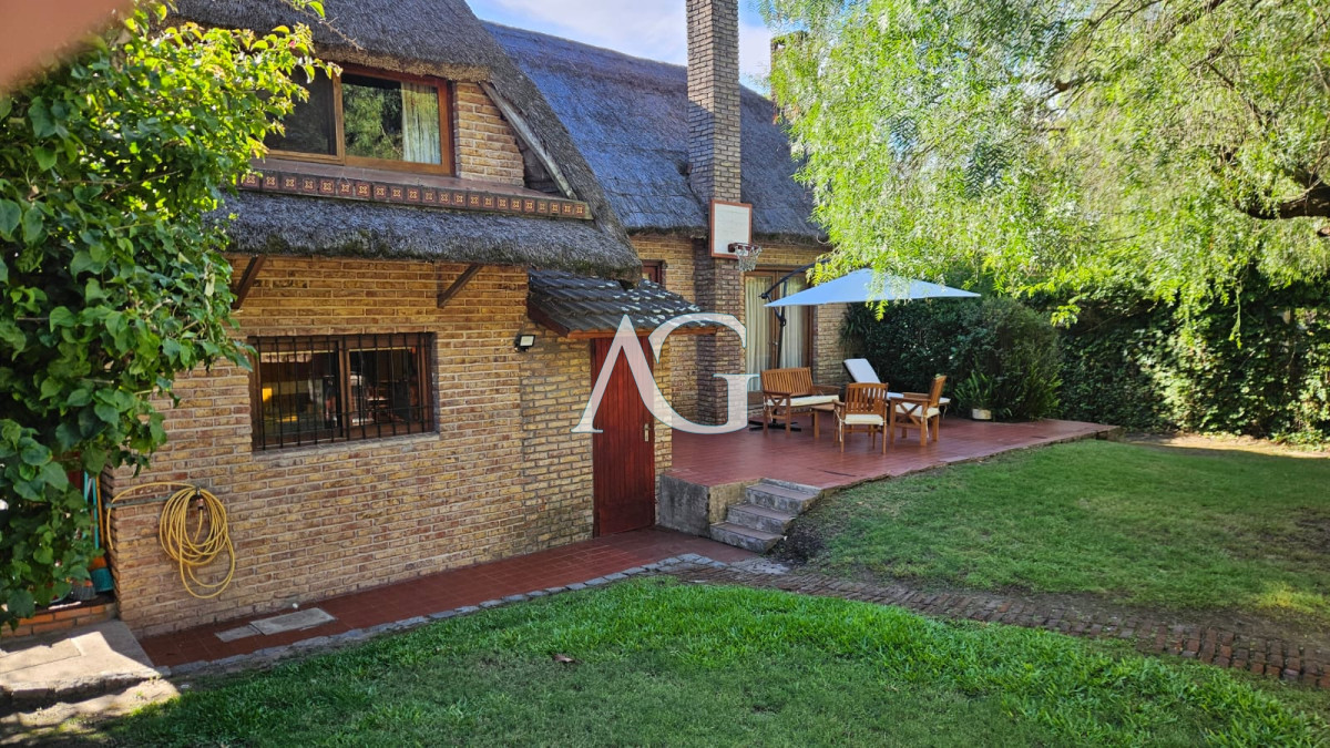 Casa ID.251 - Venta casa 3 dormitorios zona Pinares