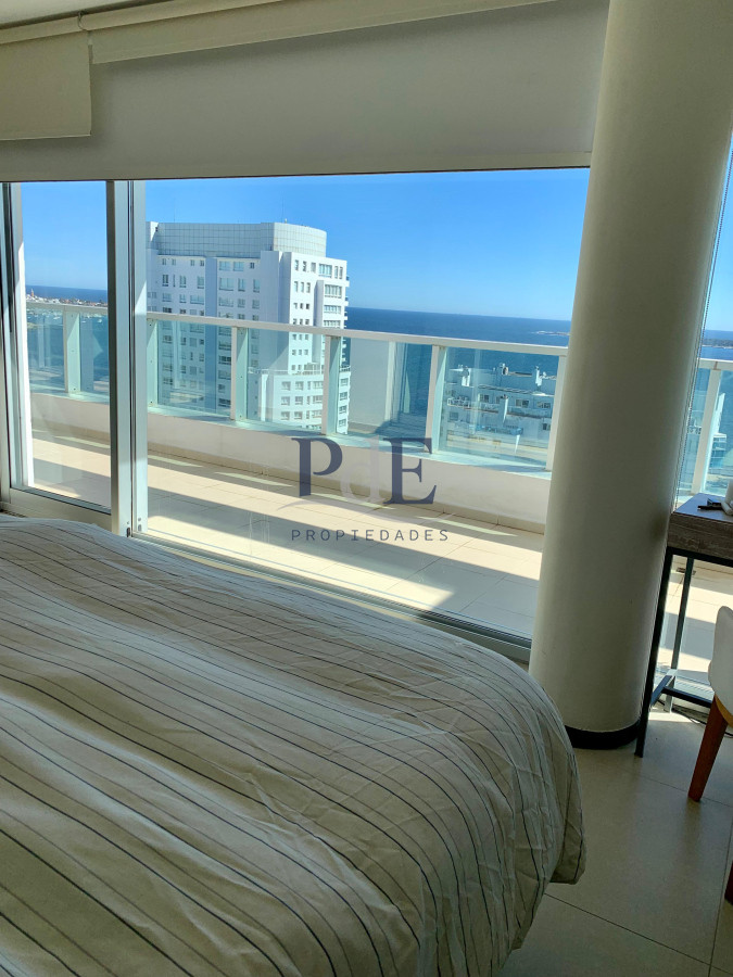 Penthouse en venta 2 dormitorios y ascensor privado. Playa Mansa - Imagen 6