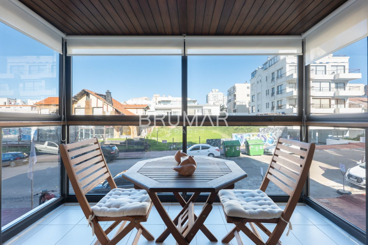 Apartamento en venta de 2 dormitorios en la Península de Punta del Este