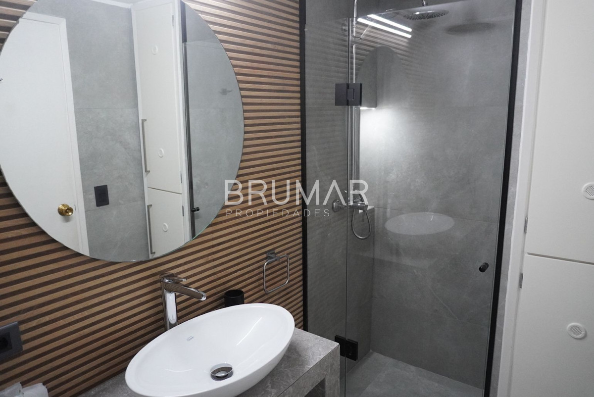 Apartamento ID.17 - Apartamento de 3 dormitorios en excepcional ubicación, vista al mar.