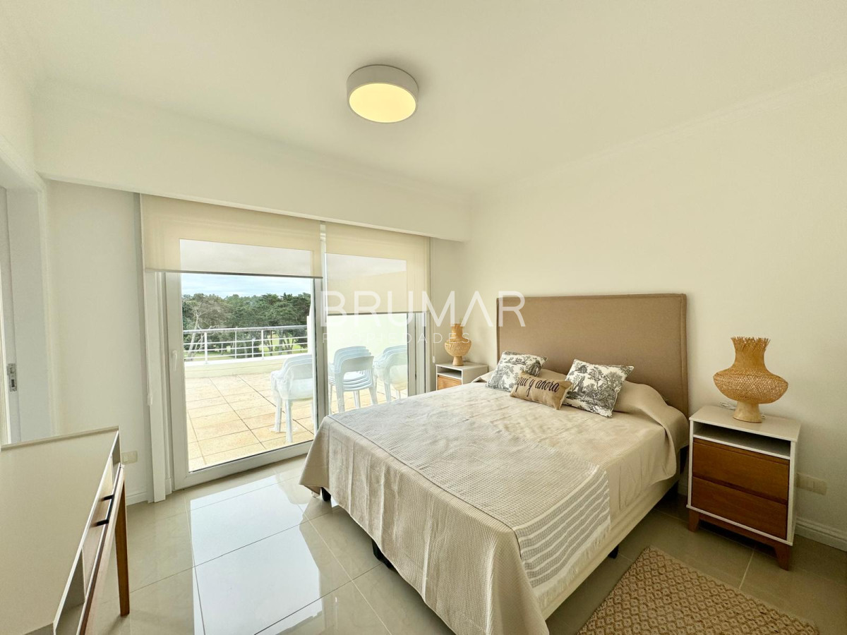 Apartamento ID.273 - PentHouse en venta de tres dormitorios en Playa Mansa