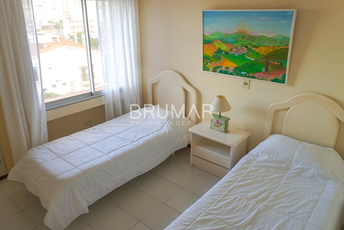 Apartamento ID.17 - Apartamento de 3 dormitorios en excepcional ubicación, vista al mar.