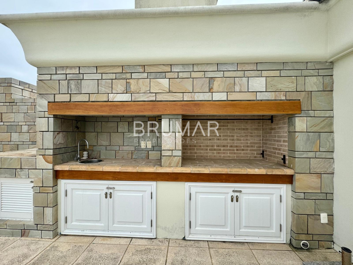 Apartamento ID.273 - PentHouse en venta de tres dormitorios en Playa Mansa