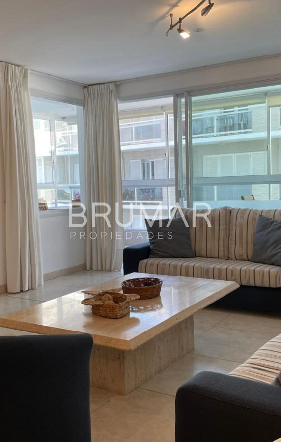 Apartamento ID.251 - Alquiler de Temporada 3 Dormitorios Playa Brava