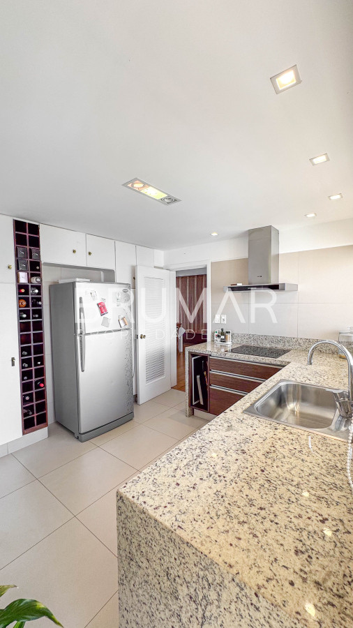 Apartamento ID.495 - Venta apartamento 3 dormitorios mas servicio completo con excelentes vistas