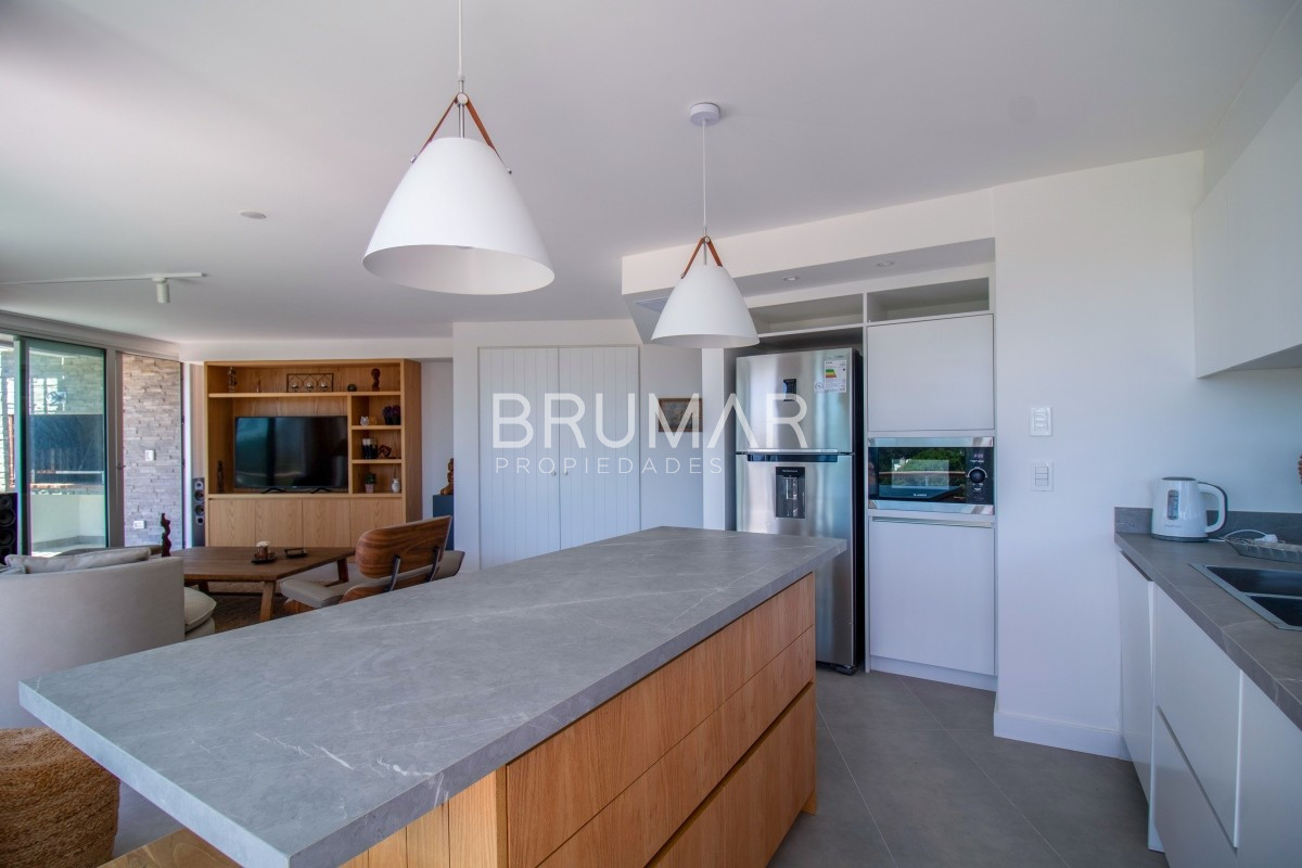 Apartamento ID.132 - apartamento venta 2 dormitorios mansa punta del este vista al mar penthouse
