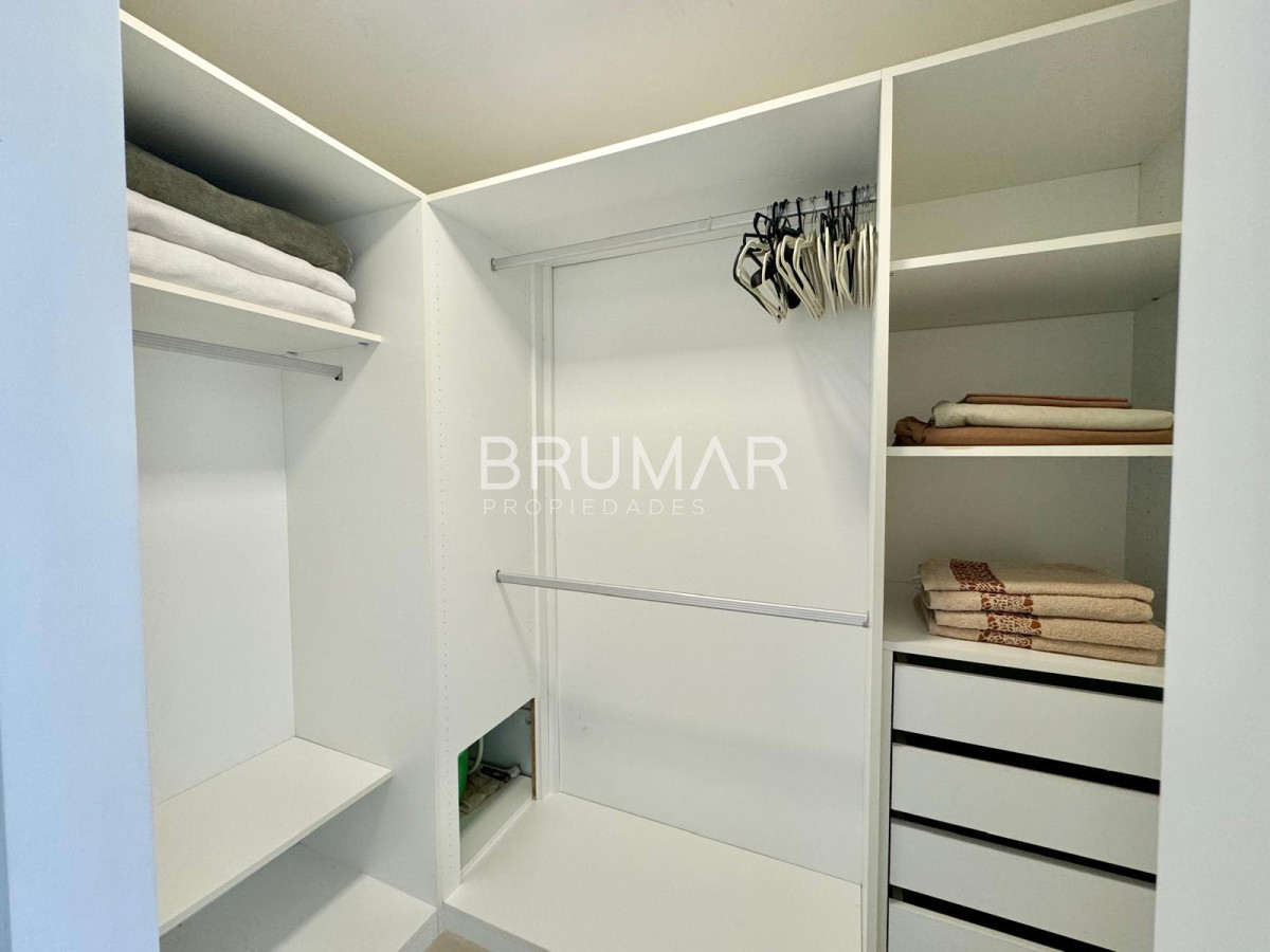 Apartamento ID.247 - Apartamento en Venta de Dos Dormitorios en Península