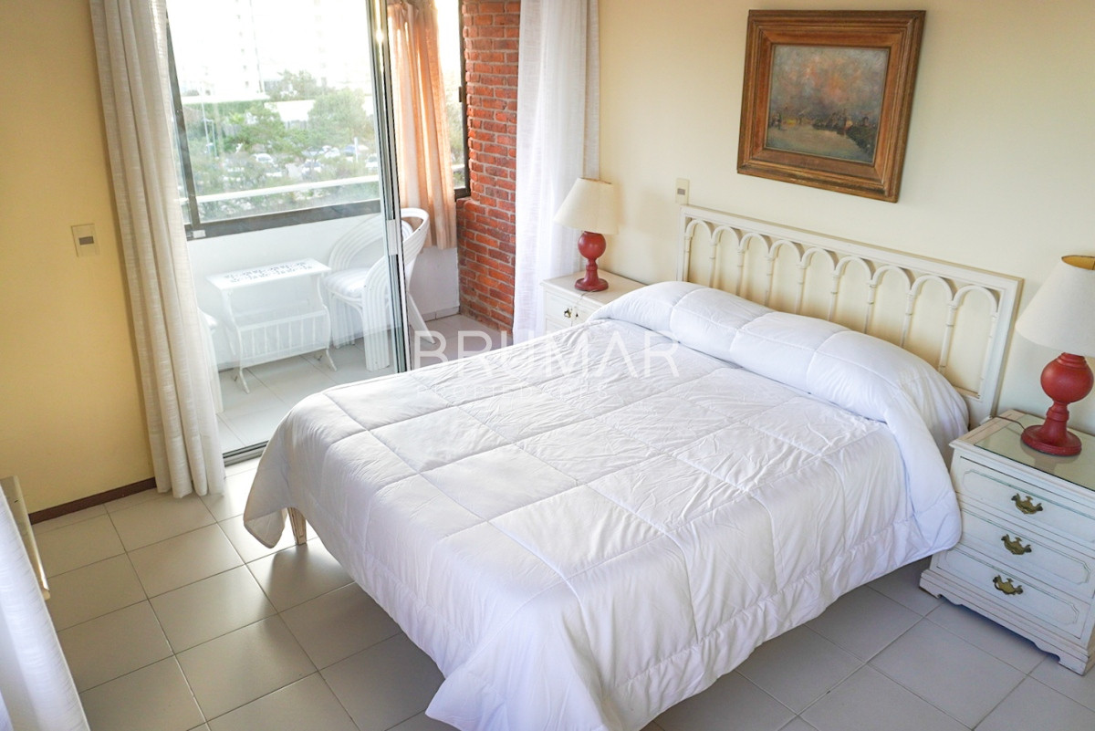 Apartamento ID.17 - Apartamento de 3 dormitorios en excepcional ubicación, vista al mar.