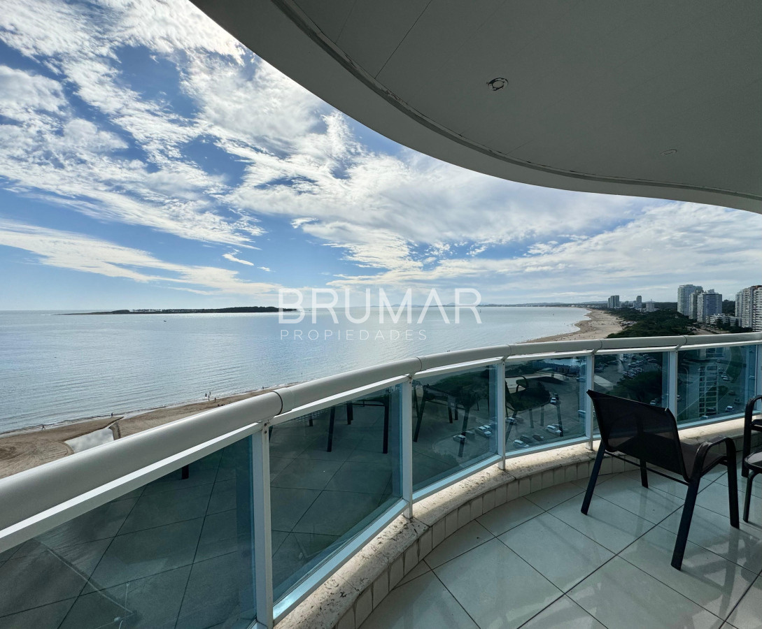 Apartamento ID.307 - Apartamento en Venta de Tres Dormitorios y servicio en Playa Mansa