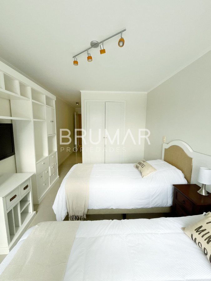 Apartamento ID.223 - Venta apartamento 3 dormitorios en suite en península full amenities.