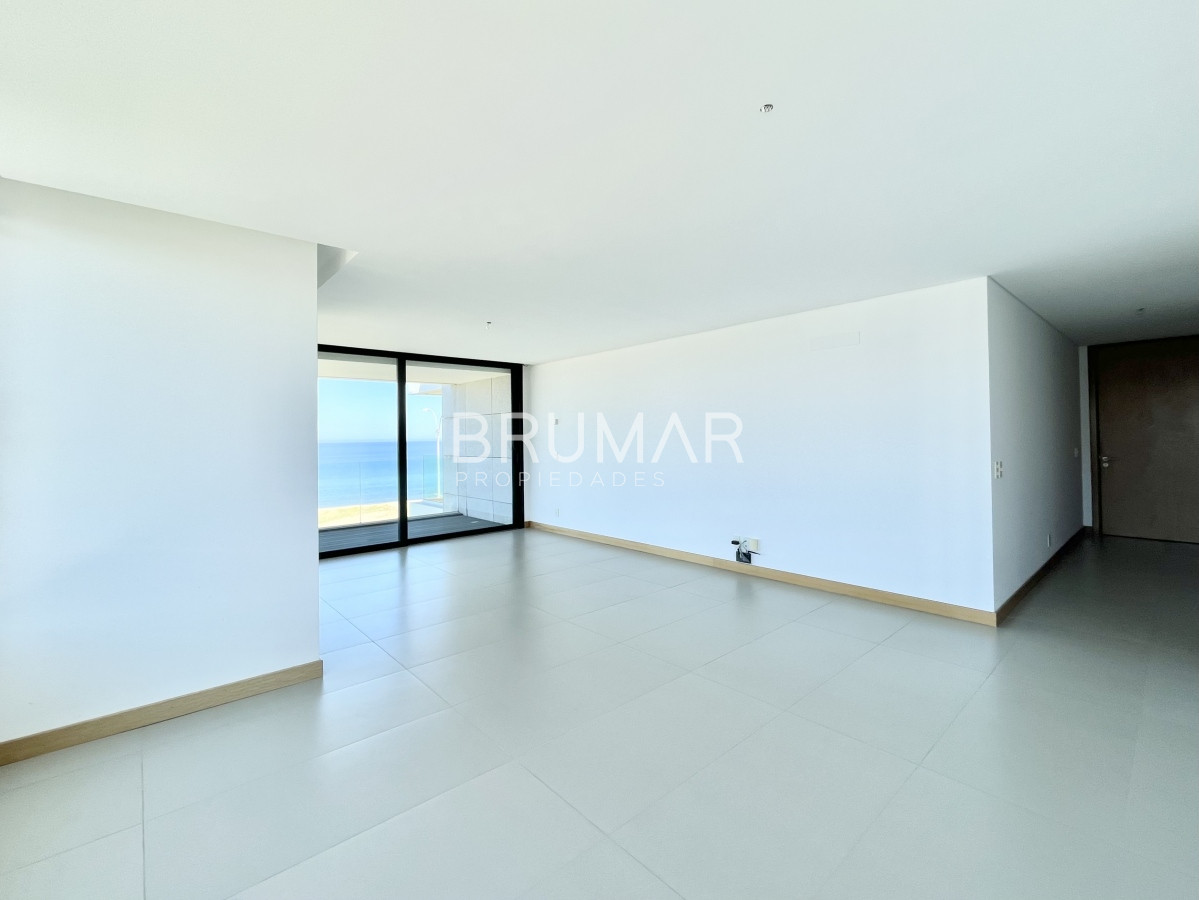 Apartamento ID.13 - Primera línea al mar 3 dormitorios, terraza y parrillero.
