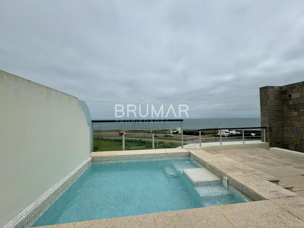 Apartamento ID.273 - PentHouse en venta de tres dormitorios en Playa Mansa