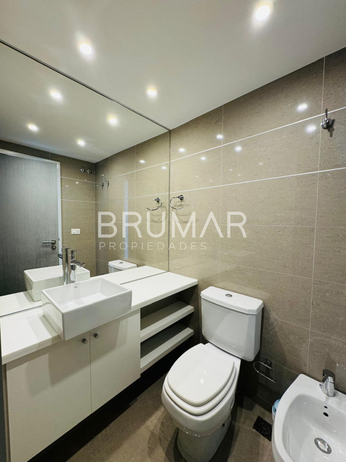 Apartamento ID.133 - Exclusivo apartamento de 3 dormitorios, terraza súper amplia y la mejor vista al mar.