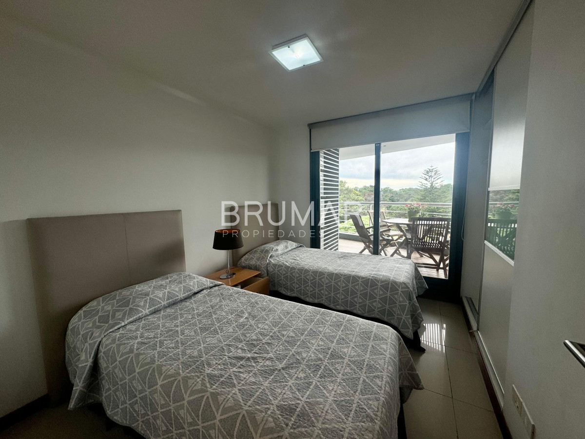 Apartamento ID.366 - Apartamento en Venta de tres Dormitorios Playa Brava