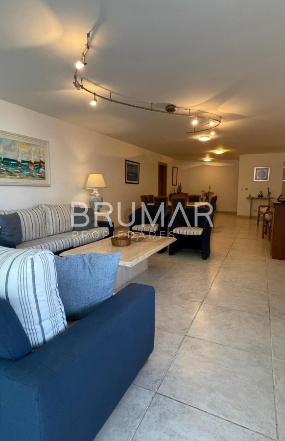 Apartamento ID.251 - Alquiler de Temporada 3 Dormitorios Playa Brava