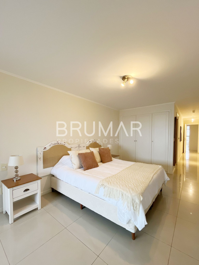 Apartamento ID.223 - Venta apartamento 3 dormitorios en suite en península full amenities.