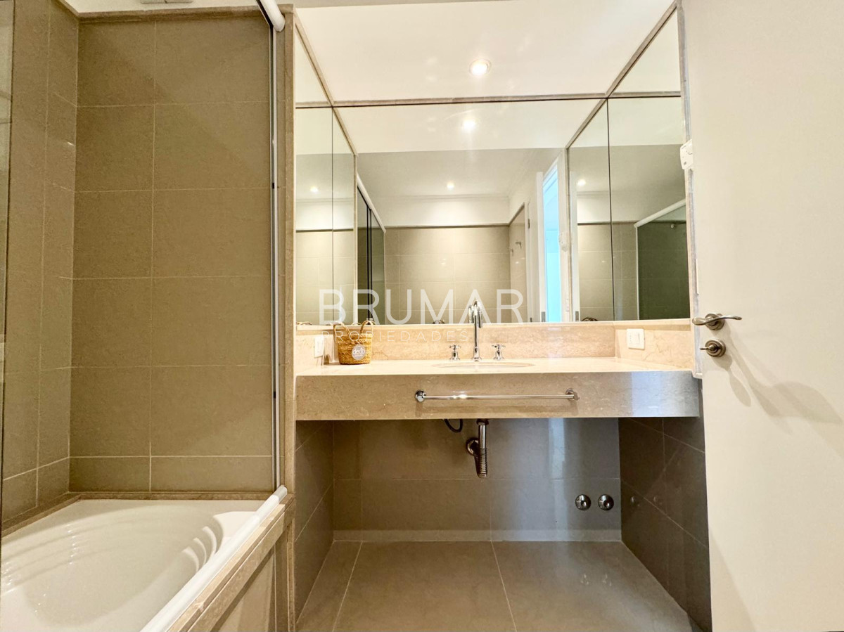 Apartamento ID.273 - PentHouse en venta de tres dormitorios en Playa Mansa