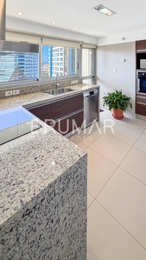 Apartamento ID.495 - Venta apartamento 3 dormitorios mas servicio completo con excelentes vistas
