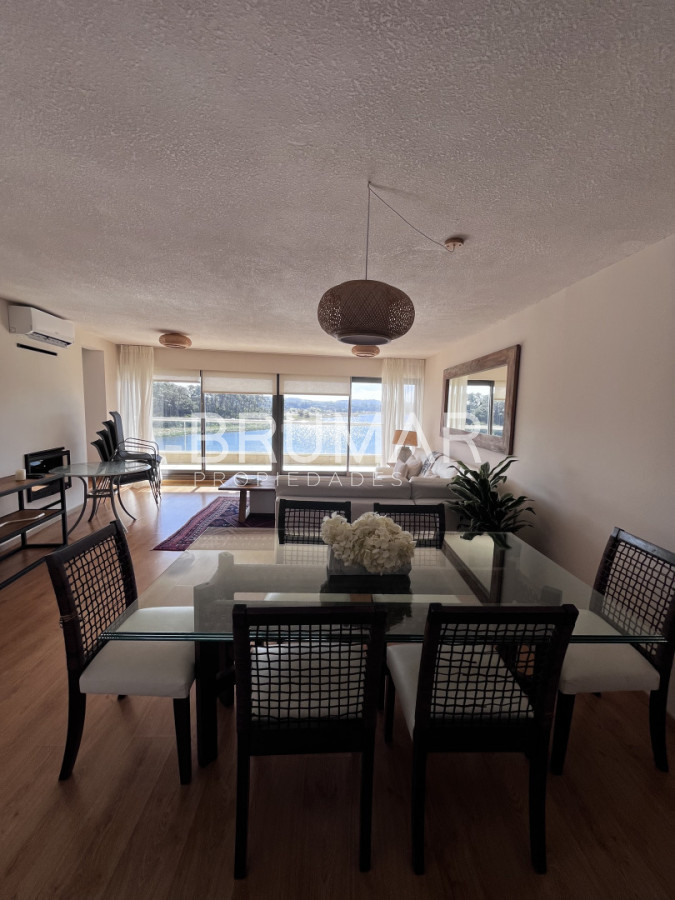 Apartamento ID.818 - Penthouse en venta 3 dormitorios y 3 baños 