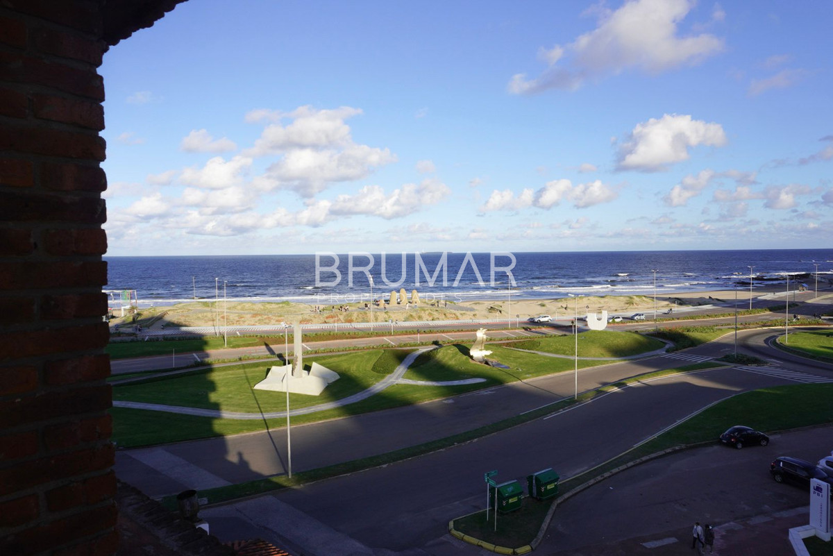 Apartamento ID.20 - Apartamento en venta de 3 dormitorios muy amplio vista a los dedos.