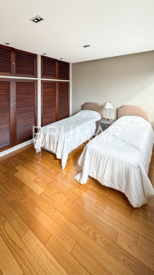 Apartamento ID.495 - Venta apartamento 3 dormitorios mas servicio completo con excelentes vistas