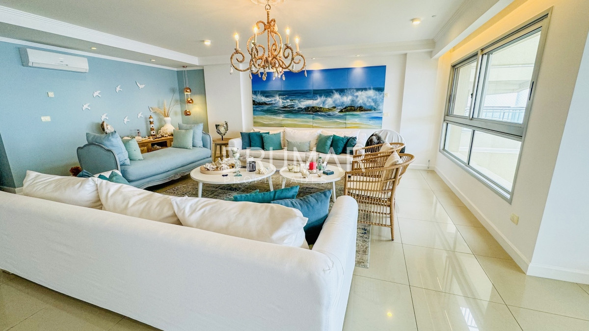 Apartamento ID.47 - Torrelobos esquinero en venta 4 dormitorios mas dependencia de servicio excelente vista