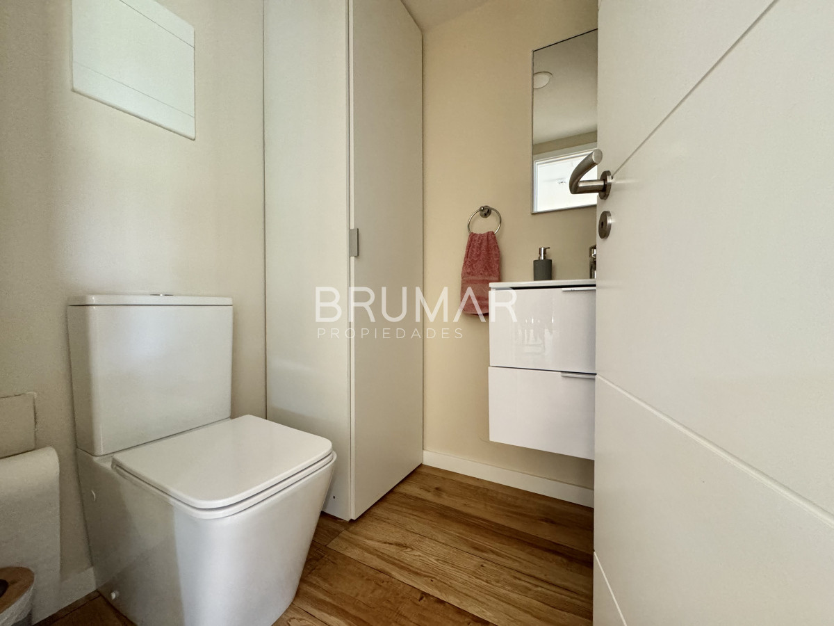 Apartamento ID.470 - Apartamento en Venta de tres Dormitorios Playa Mansa